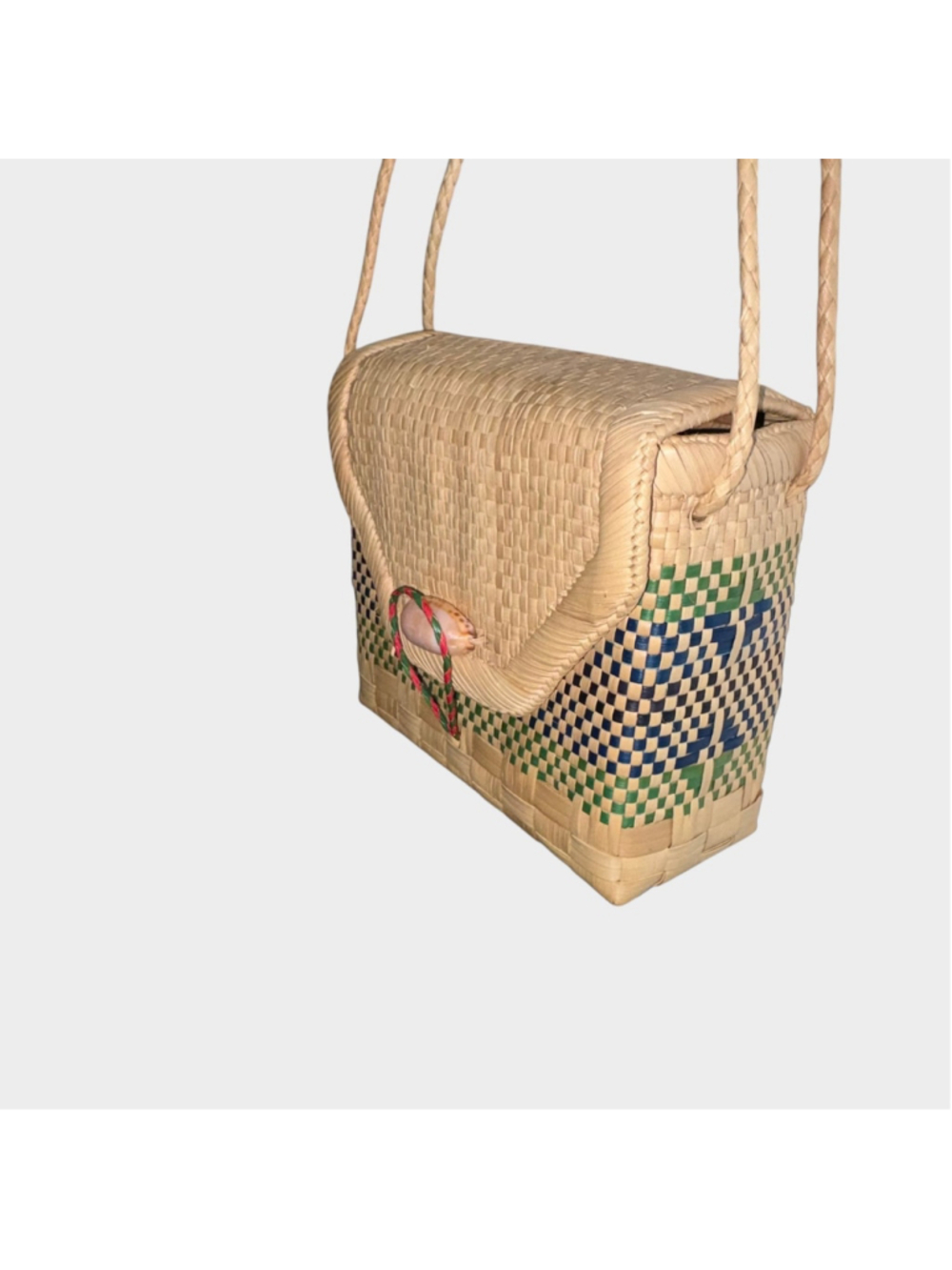 Vintage 70s Woven Straw Box Purse Cowrie Shell Closure